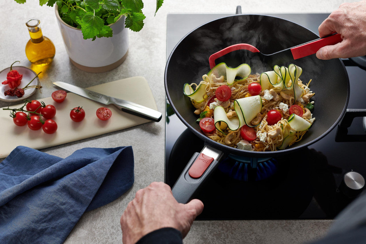 Woll Diamond Lite Wok with Lid, Detachable Handle