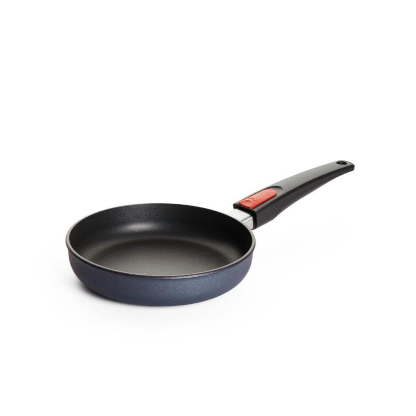 Woll Diamond Lite/Plus Diamond Versterkte Nonstick Krasbestendig Gegoten Aluminium Inductie Klaar Stockpot met Deksel, 3.2 Quart Woll Diamond Lite/Plus Diamond Versterkte Nonstick Krasbestendig Gegoten Aluminium Inductie Klaar Stockpot met Deksel, 3.2 Quart